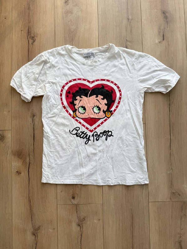 Платье Zara, Платье Nike, Футболка Stradivarius, Шорты Pink, Боди черный, Шорты серые, Топ, Сумка бежевая, Мокасины LP, Ночнушка 3