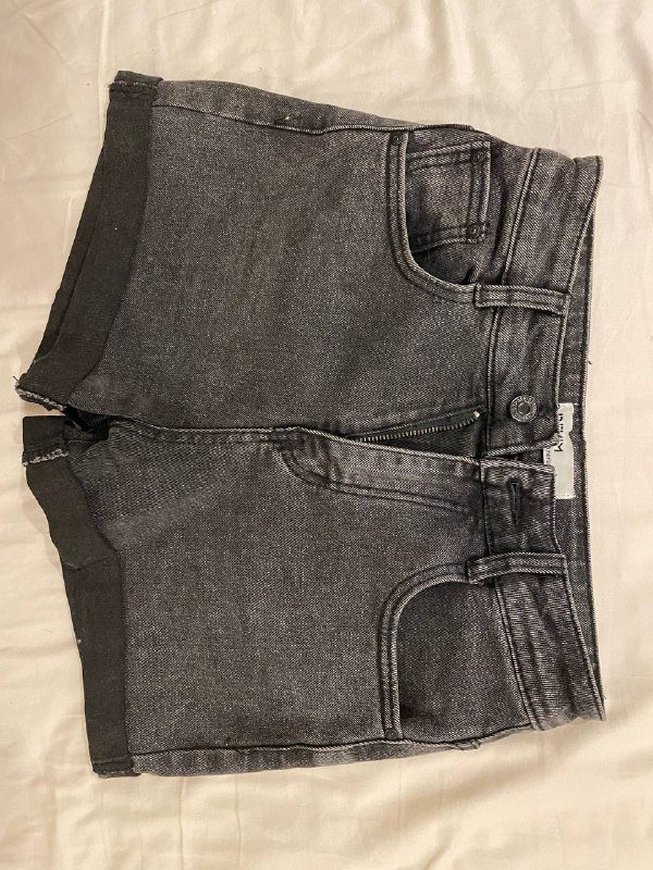 Пальто светло-бежевое, джинсовые шорты 5