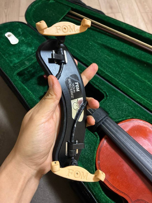 Китайская заводская скрипка 3/4 в кейсе с подставкой и канифолью 2