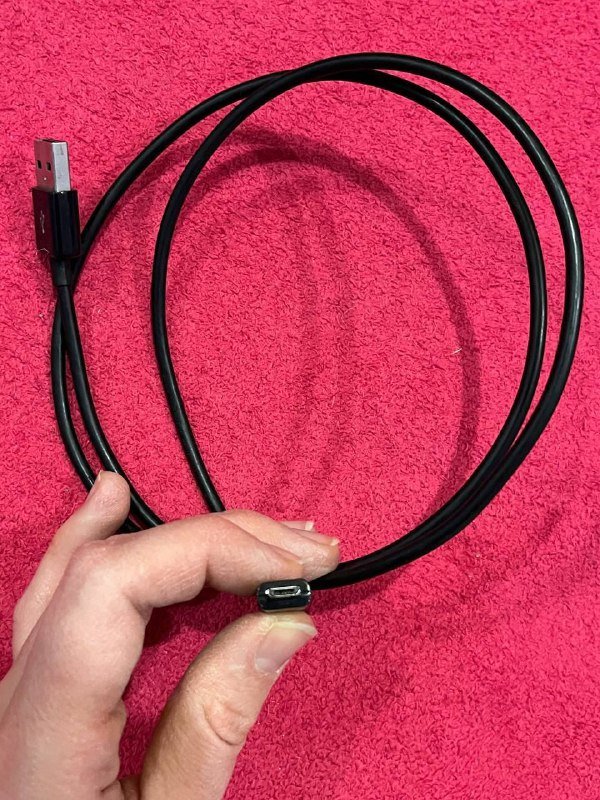 Кабели microUSB-USB-A, лайтнинг-USB-C, восьмерка