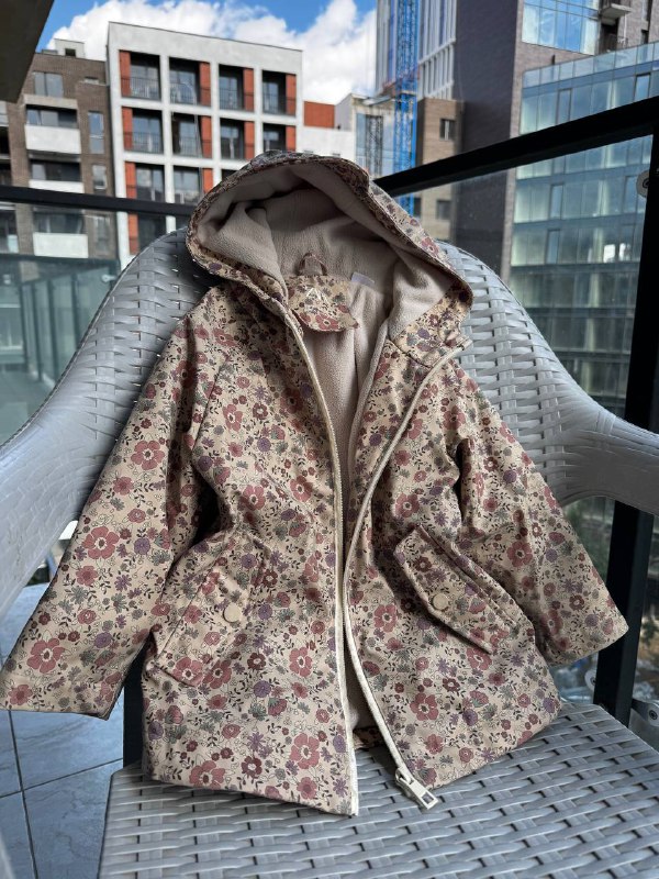 Демисезонная детская куртка Zara 98 размер