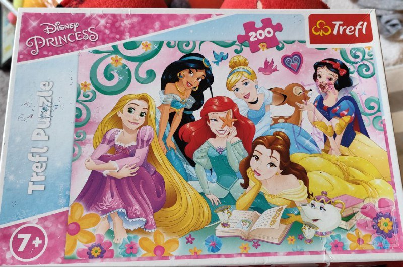 2 коробки с детскими изображениями 2