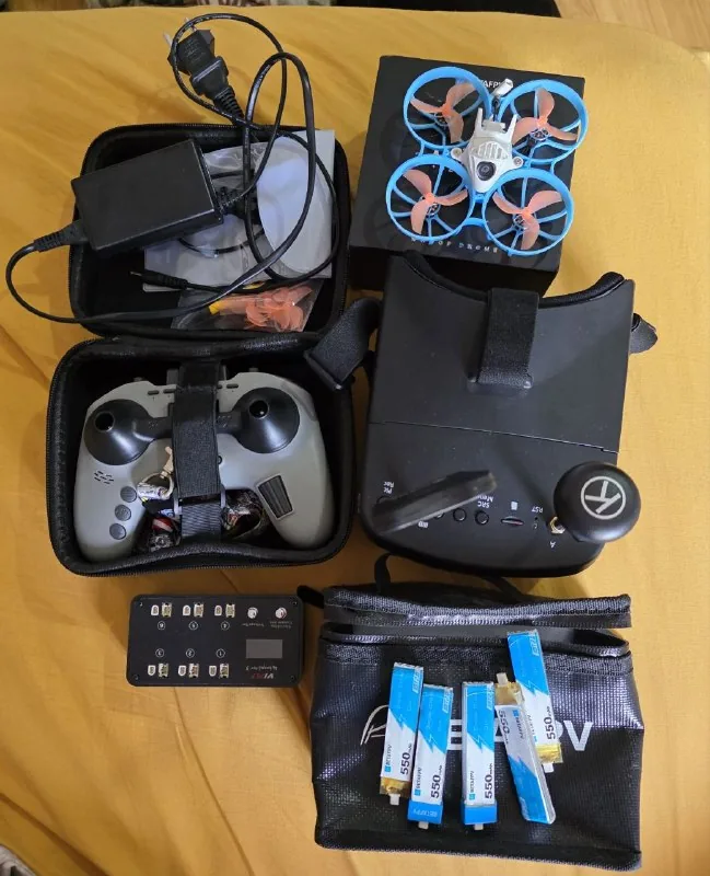 FPV-дрон Meteor 75 Pro, пульт, очки и аксессуары