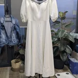 Белое платье, белые босоножки 1