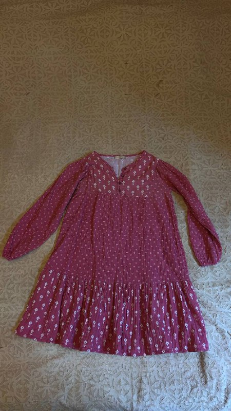 Кофта Zara, платья LC Waikiki, кофта Next, майка terranova, шорты Next, рубашка, куртка Stradivarius, купальник, кроссовки, Crocs 2