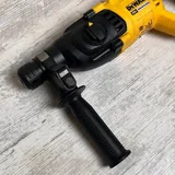 Перфоратор DeWalt DCH133 2