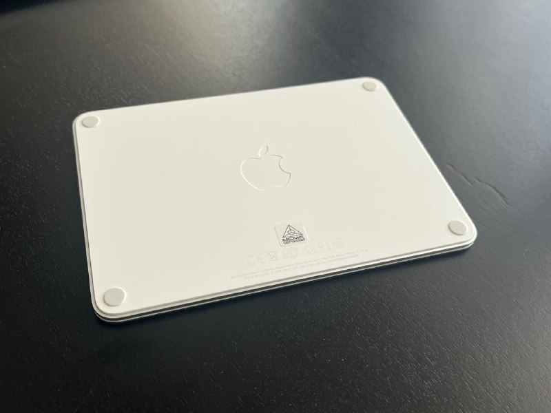 Apple Magic Trackpad 3 полный комплект 3