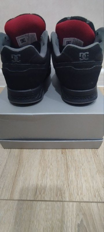 Кроссовки, куртки, жилеты 3