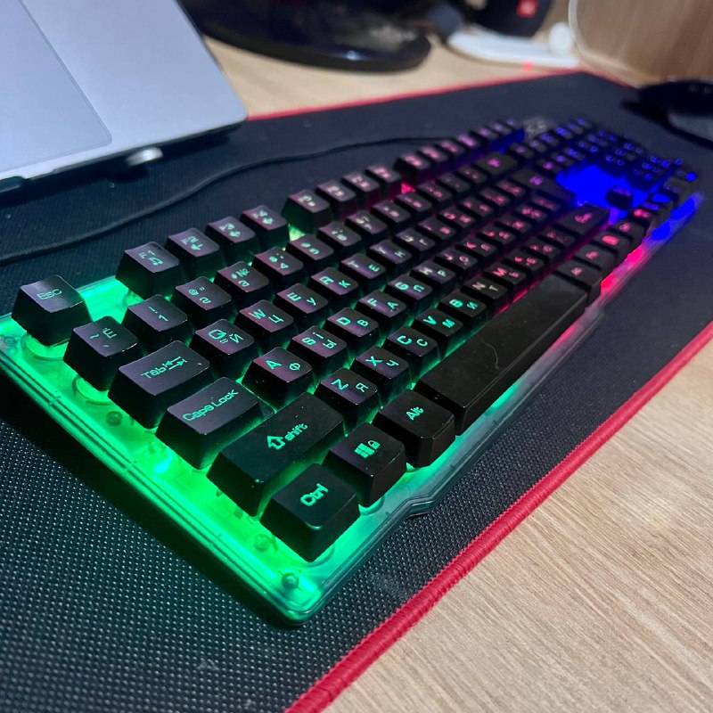 проводная клавиатура с RGB-подсветкой