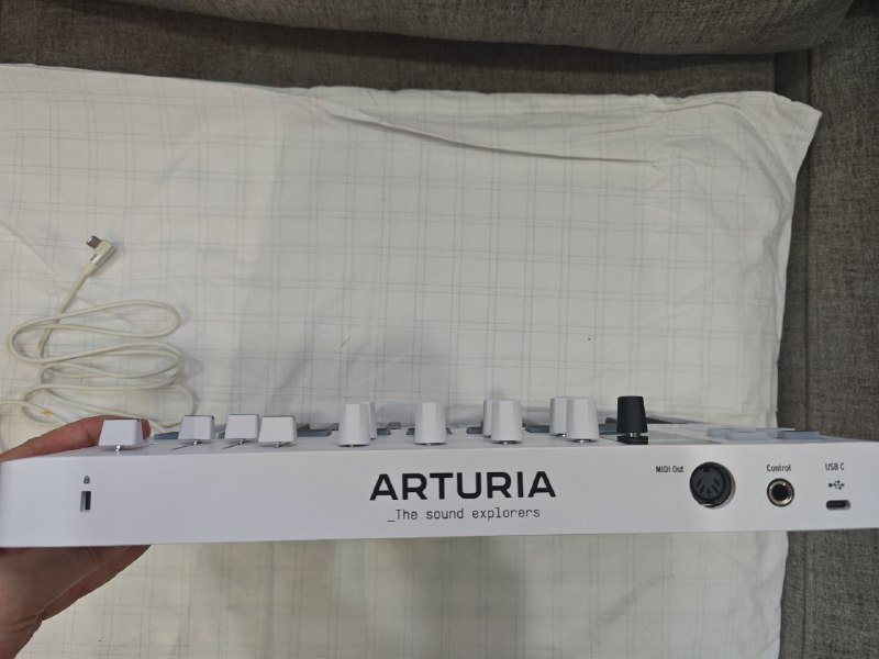 Мини клавиатура музыкальная Arturia Minilab3