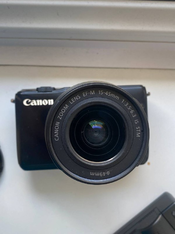 Камера Canon eos m10, зарядка, 2 батарейки 3