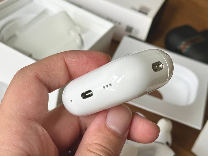Apple AirPods Pro 2 Type-C с чехлом PITAKA MagEZ 6