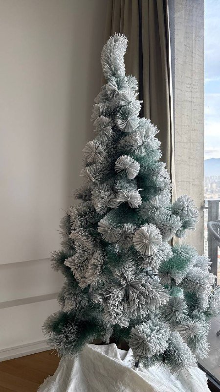 Заснеженная пышная елка 1.55 см