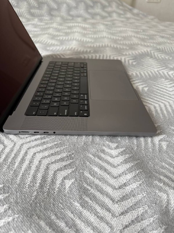 MacBook Pro M1 Pro 16 inch 16GB 1TB 2