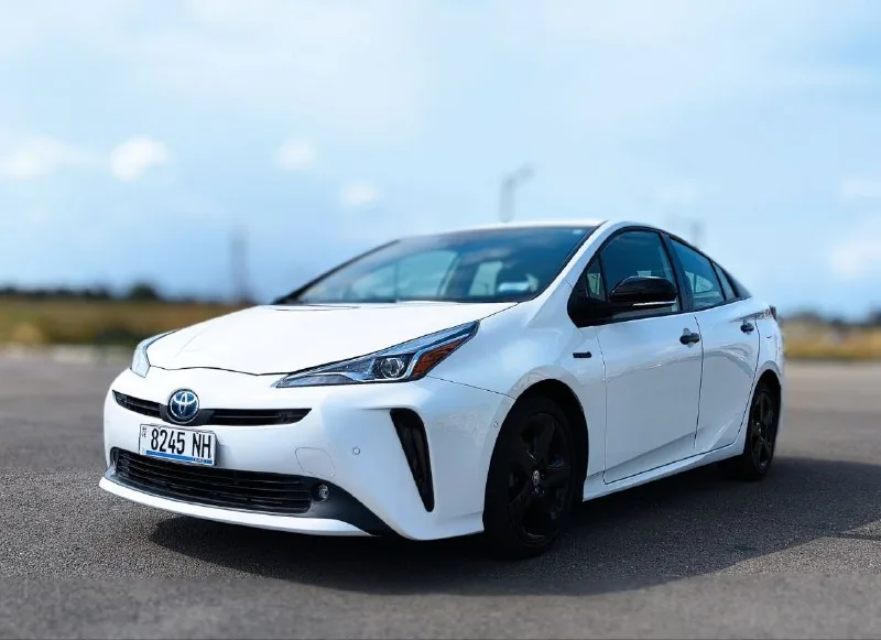 Toyota Prius XLE Hybrid 1
