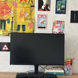 Монитор Samsung, стол, офисный стул, клавиатура Logitech 2