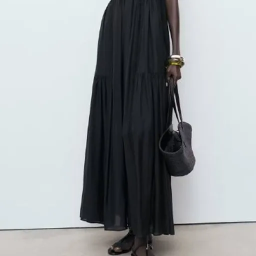 Платье Mango, сандалии Massimo Dutti