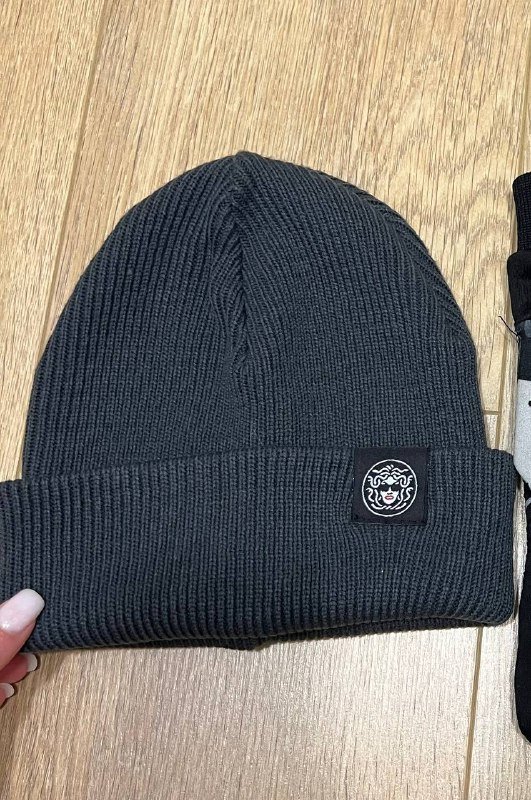 мужская ветровка ADIDAS, шапка medooza, внешний аккумулятор xiaomi 6