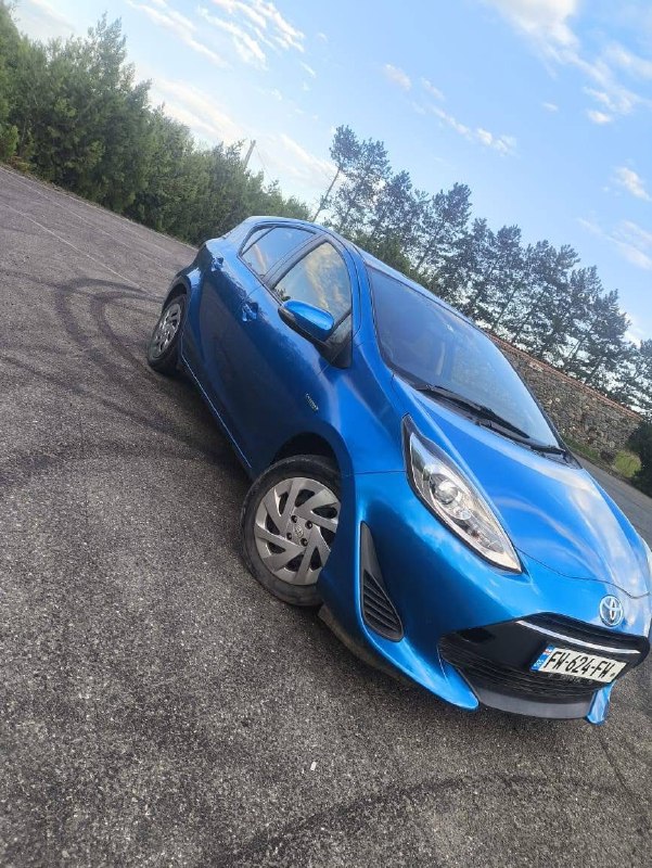 Toyota Aqua 2018 гибрид 4