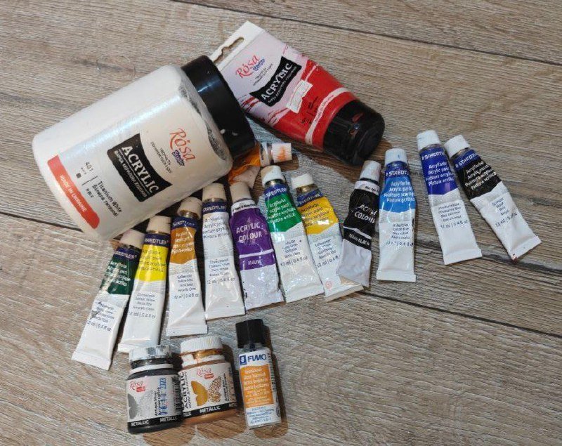 Акриловые краски, пилатес стик, вешалки, бокалы, контейнер, фотофон 2