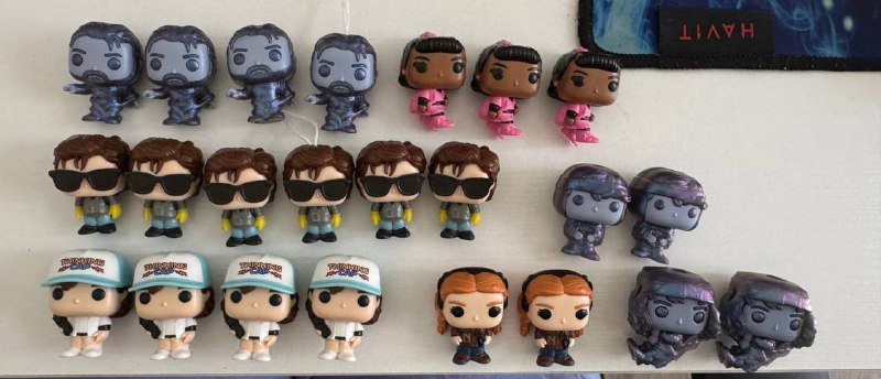 Фигурки повторки из киндера Stranger Things 2