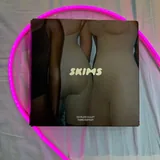 Черный боди SKIMS 6
