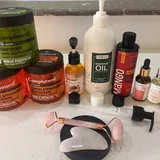 Массажный стол, масла, медицинские шапочки, одноразовые тапочки 3