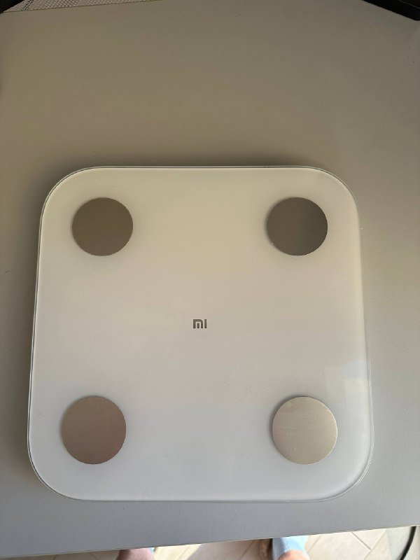 Алиса YNDX-0001, пылесос dyson V15, весы Mi Body, монитор Xiaomi, стул MARCUS, стол UTESPELARE, учебник корейского языка, две вазы 5