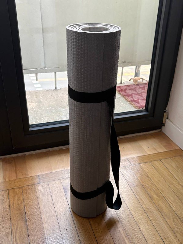 Коврик для тренировок, гантели, скакалка, перчатки, топ Oysho