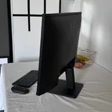 Монитор LG, клавиатура Logitech, мышь, USB-C хаб 2