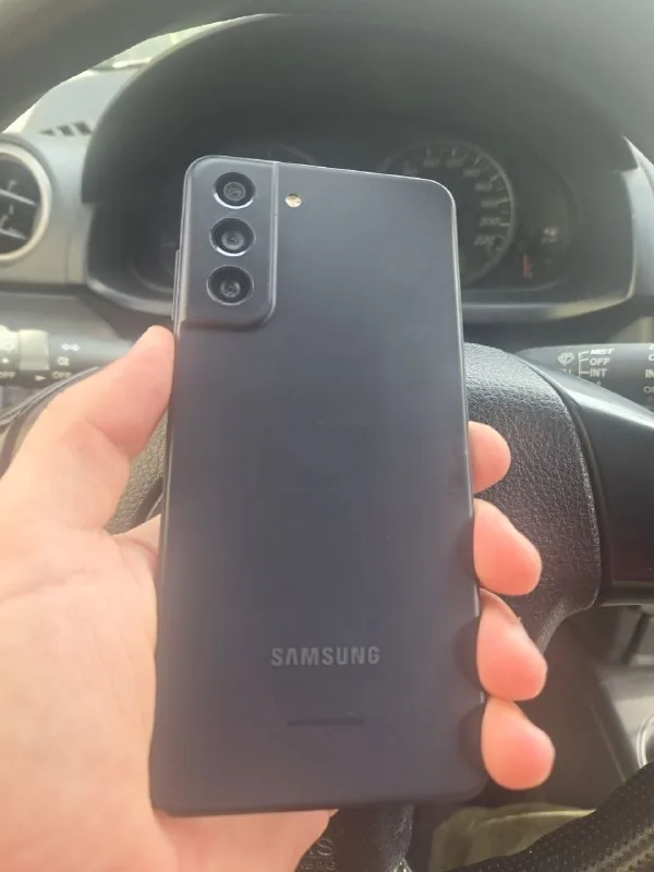 Samsung S21 FE смартфон 1