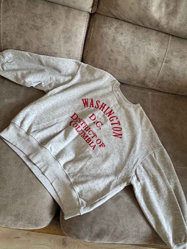 Худи оверсайз, Джинсы Zara, Черное платье, Белая рубашка, Штаны, Свитер, Пиджак Zara, Часы, Пуховик, Свитшот 9