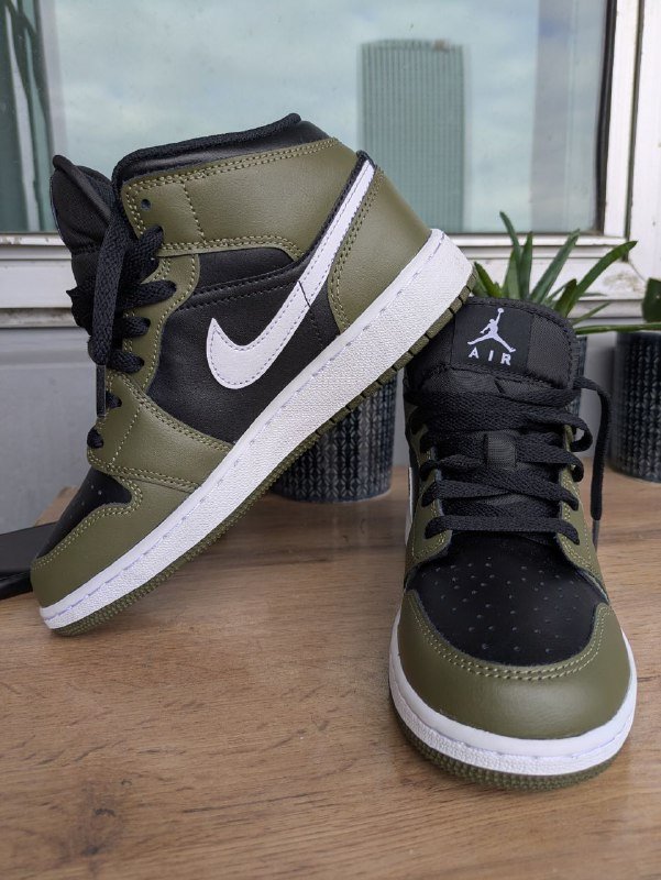 Кроссовки Nike Air Jordan US 5Y (UK 4.5) Оригинал