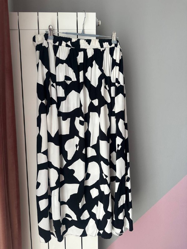 Джинсовка Zara, брюки классические Zara, юбка Kiabi, лоферы, кроссовки 8