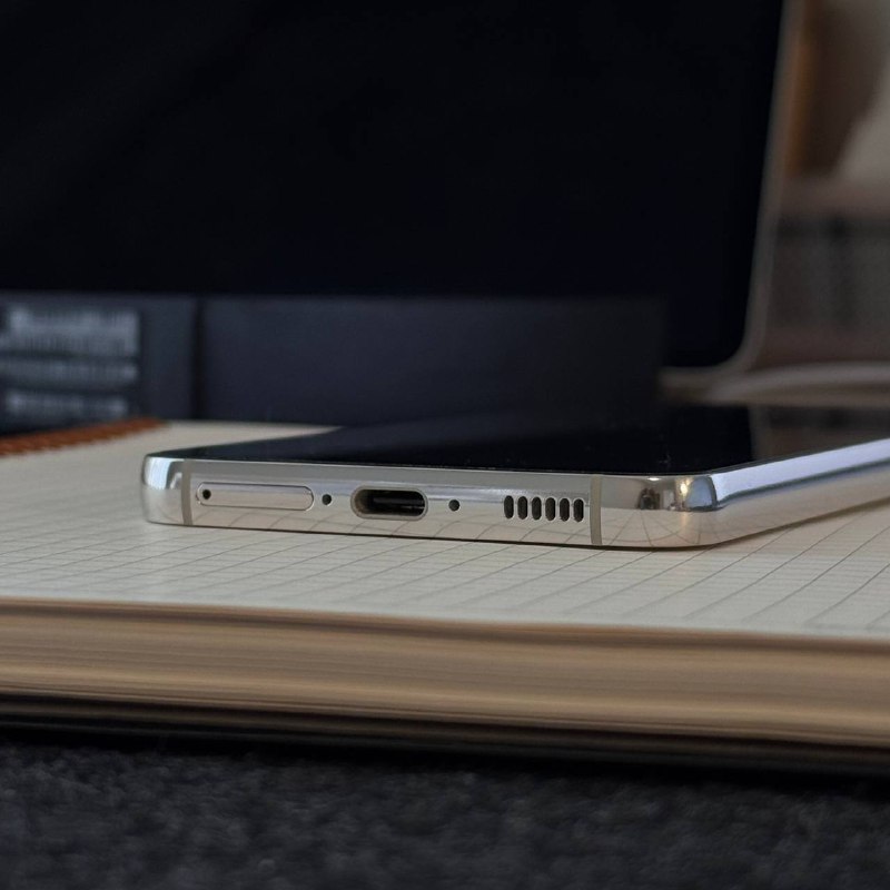 Samsung S23 8/256 кремовый цвет 4