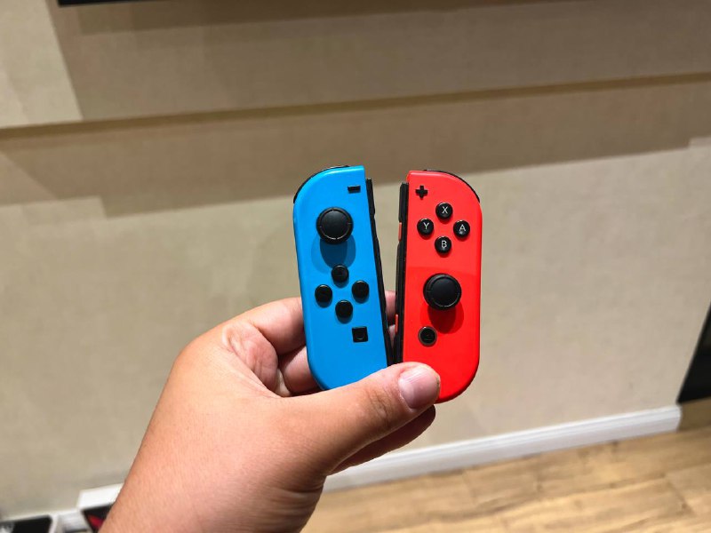 iPhone 14, iPad Air 4, Nintendo Switch 7