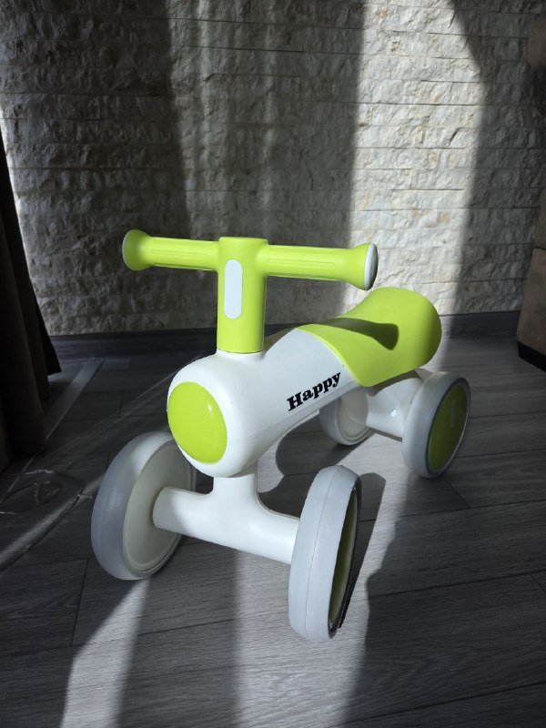 Беговел с музыкой для ребенка