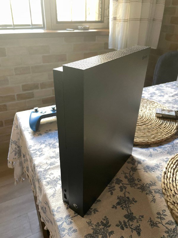 xbox one x 1TB SSD, 2 джойстика, диски PS4, джойстик Xbox, PS2 комплект, Move PS3/4 комплект 4