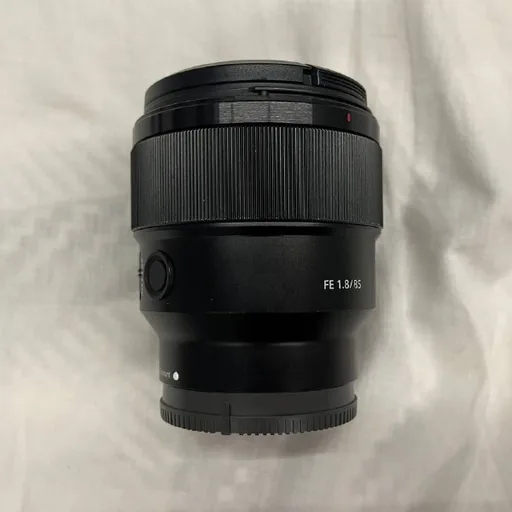 Sony FE 85mm f/1.8 Lens