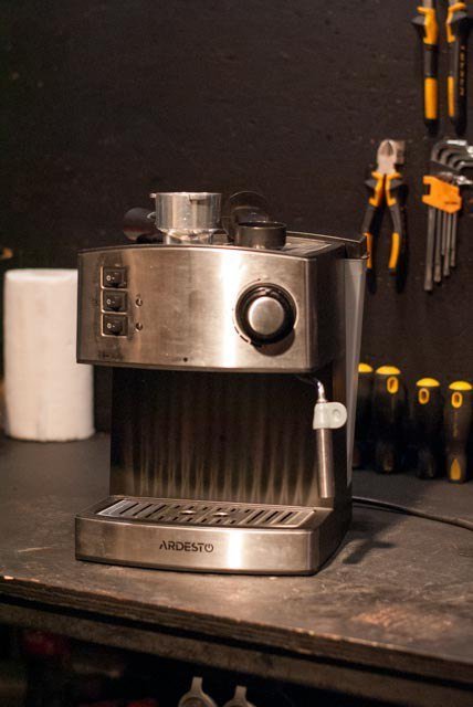 Кофемашина Ardesto YCM-E1600