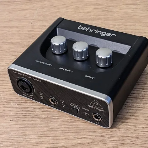 Аудиокарта Behringer U-PHORIA UM2