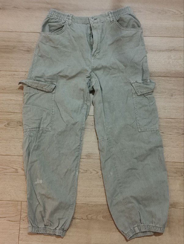 Штаны джоггеры Bershka с дефектом цвета