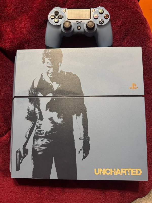 PlayStation 4 Uncharted Limited Edition