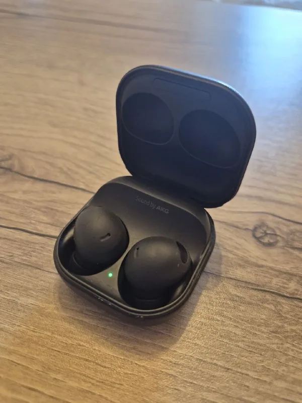 Samsung Galaxy Buds2 Pro wireless headphones 1