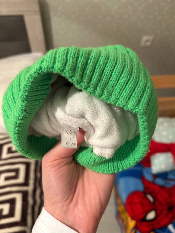 Зимняя шапка со снудом ярко салатовая 4