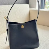 Женская рубашка, свитер Zara, сумка Mango 7