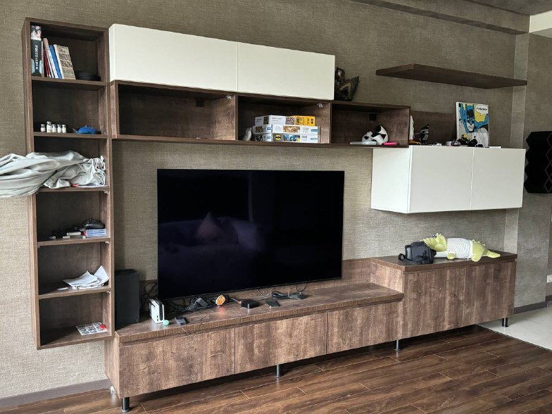 ТВ-тумба с навесными шкафами 2