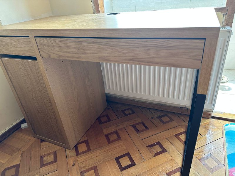Стол IKEA MICKE