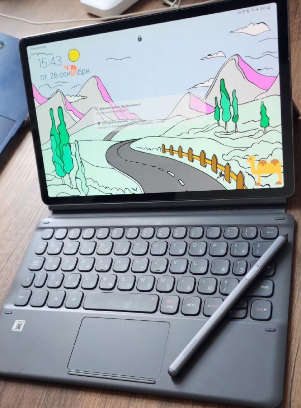 Планшет Samsung Galaxy Tab 6 128 ГБ с чехлом-клавиатурой 2