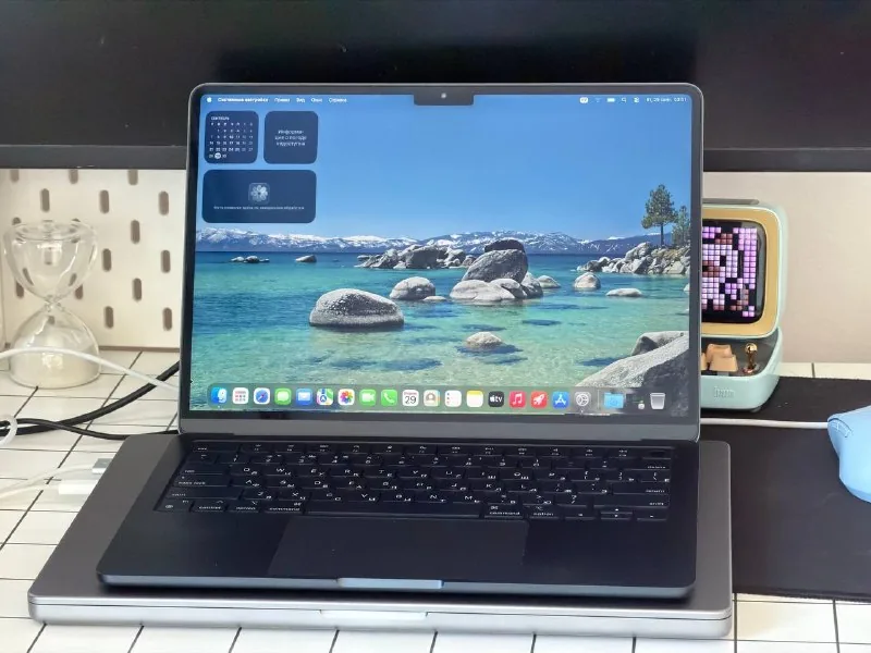 MacBook Air M2 8/256 ГБ 1